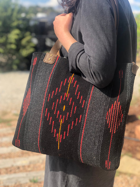 "Reds between the lines" Tote